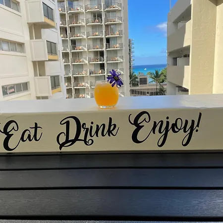 Modern Ocean View Studio - Waikiki Paradise!